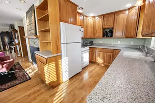 1864 4th St, Astoria, OR 97103 - Photo 6