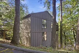 223 Trailside Loop, Eugene, OR 97405 - Photo 4