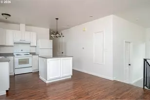 12106 SE Market St, Portland, OR 97216 - Photo 22