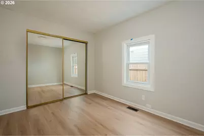 12106 SE Market St, Portland, OR 97216 - Photo 8