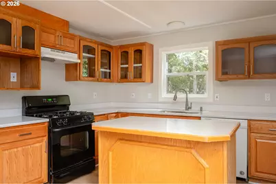 12106 SE Market St, Portland, OR 97216 - Photo 6