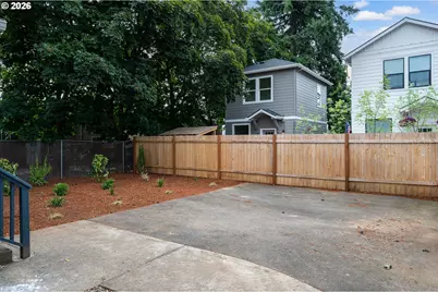 12106 SE Market St, Portland, OR 97216 - Photo 30