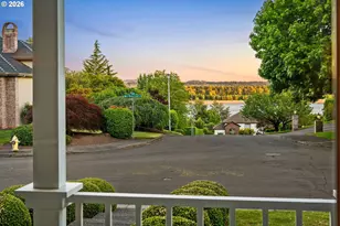 14700 SE Rivercrest Dr, Vancouver, WA 98683 - Photo 2