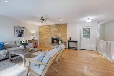 32570 Glen View Ln, Scappoose, OR 97056 - Photo 6