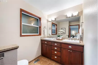 32570 Glen View Ln, Scappoose, OR 97056 - Photo 16