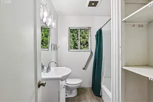 3410 NE Lombard Ct, Portland, OR 97211 - Photo 20