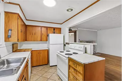 3410 NE Lombard Ct, Portland, OR 97211 - Photo 14