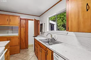 3410 NE Lombard Ct, Portland, OR 97211 - Photo 16
