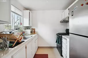 9630 SE Foster Rd, Portland, OR 97266 - Photo 26