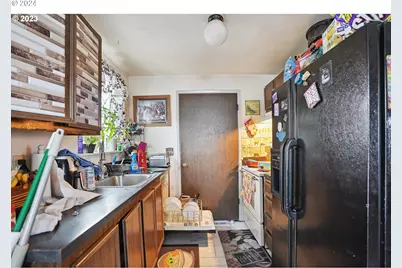 9630 SE Foster Rd, Portland, OR 97266 - Photo 12