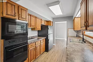 839 W Luellen Dr, Roseburg, OR 97471 - Photo 16