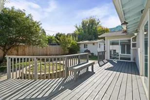 839 W Luellen Dr, Roseburg, OR 97471 - Photo 36