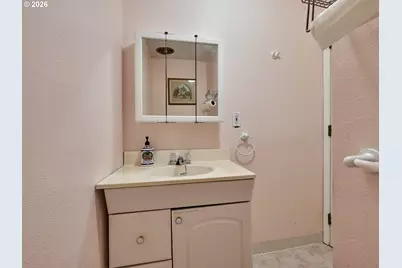 850 Marion St, Woodburn, OR 97071 - Photo 24