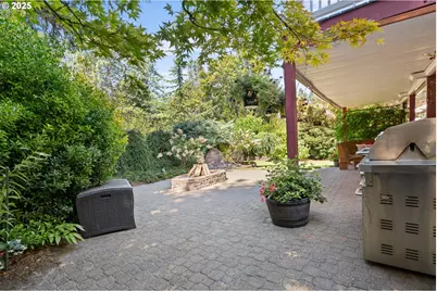 7225 SW Juniper Ter, Beaverton, OR 97008 - Photo 36