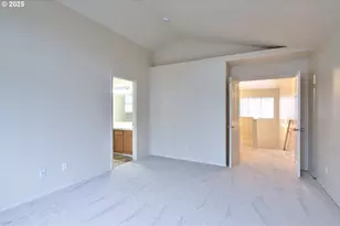 1380 NE Birkshire Ct, Hillsboro, OR 97124 - Photo 16