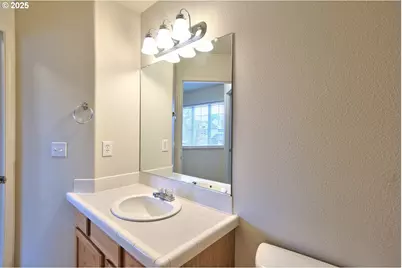 1380 NE Birkshire Ct, Hillsboro, OR 97124 - Photo 28