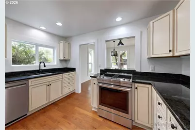 1303 1st St, Tillamook, OR 97141 - Photo 8