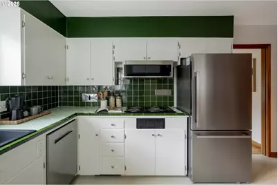 1527 N Emerson St, Portland, OR 97217 - Photo 10