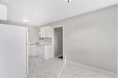 8705 SE Pardee St, Portland, OR 97266 - Photo 8