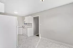 8705 SE Pardee St, Portland, OR 97266 - Photo 8