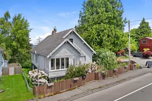 4590 Lief Erikson Dr, Astoria, OR 97103 - Photo 2