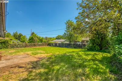 18010 SE Stephens St, Portland, OR 97233 - Photo 30