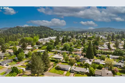 18010 SE Stephens St, Portland, OR 97233 - Photo 4