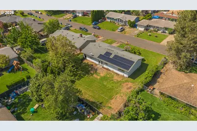 18010 SE Stephens St, Portland, OR 97233 - Photo 8