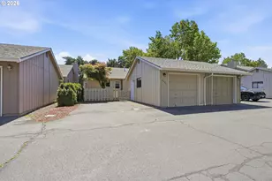 2986 SE Bluebird Dr, Hillsboro, OR 97123 - Photo 4