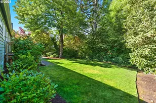 10945 SW 61st Ave, Portland, OR 97219 - Photo 4