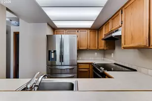 2083 Lake Isle Dr, Eugene, OR 97401 - Photo 8