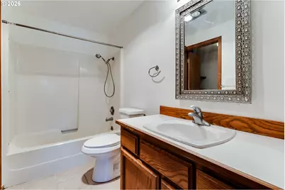 2083 Lake Isle Dr, Eugene, OR 97401 - Photo 12