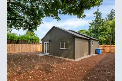 9449 N Geneva Ave, Portland, OR 97203 - Photo 12