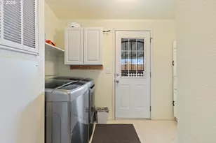 281 Heavenly Ct, Sutherlin, OR 97479 - Photo 12