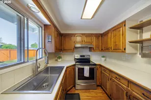 1015 Saville Ave, Eugene, OR 97404 - Photo 8