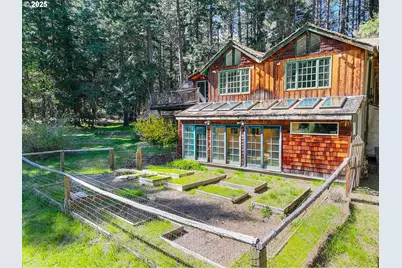 101 Cooke Rd, White Salmon, WA 98672 - Photo 2