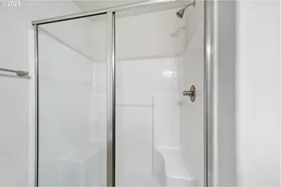 172 NE 79th Ave, Hillsboro, OR 97006 - Photo 20