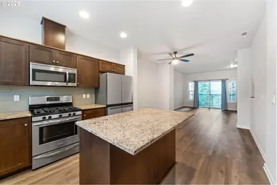 172 NE 79th Ave, Hillsboro, OR 97006 - Photo 12