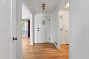 9420 NE Sacramento St, Portland, OR 97220 - Photo 8