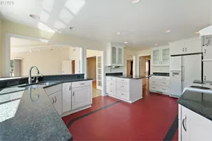 9420 NE Sacramento St, Portland, OR 97220 - Photo 18