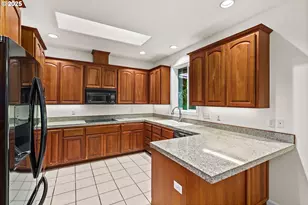 610 Holly Ave, Cottage Grove, OR 97424 - Photo 10