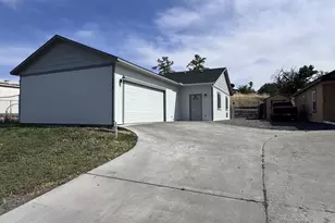 746 E Catherine Ave, Hermiston, OR 97838 - Photo 2