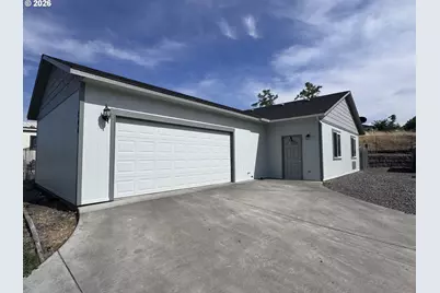 746 E Catherine Ave, Hermiston, OR 97838 - Photo 1