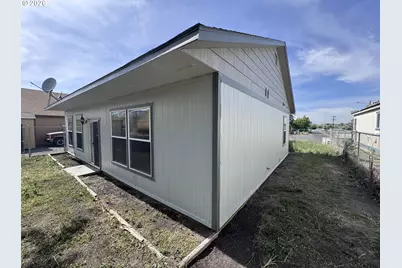 746 E Catherine Ave, Hermiston, OR 97838 - Photo 4