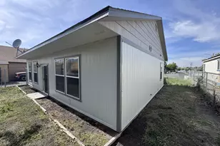 746 E Catherine Ave, Hermiston, OR 97838 - Photo 4