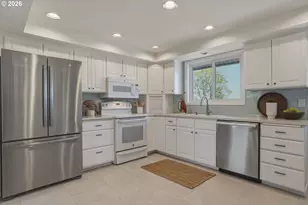 13039 NE Morris St, Portland, OR 97230 - Photo 10