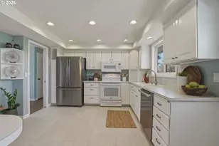 13039 NE Morris St, Portland, OR 97230 - Photo 12