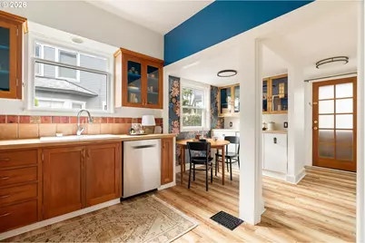 124 NE 18th Ave, Portland, OR 97232 - Photo 18