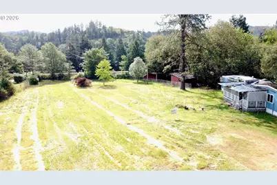 1015 NE Lillian St, Myrtle Creek, OR 97457 - Photo 2