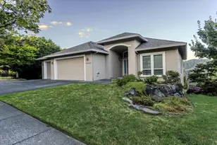 10520 SE Isaac Dr, Happy Valley, OR 97086 - Photo 1